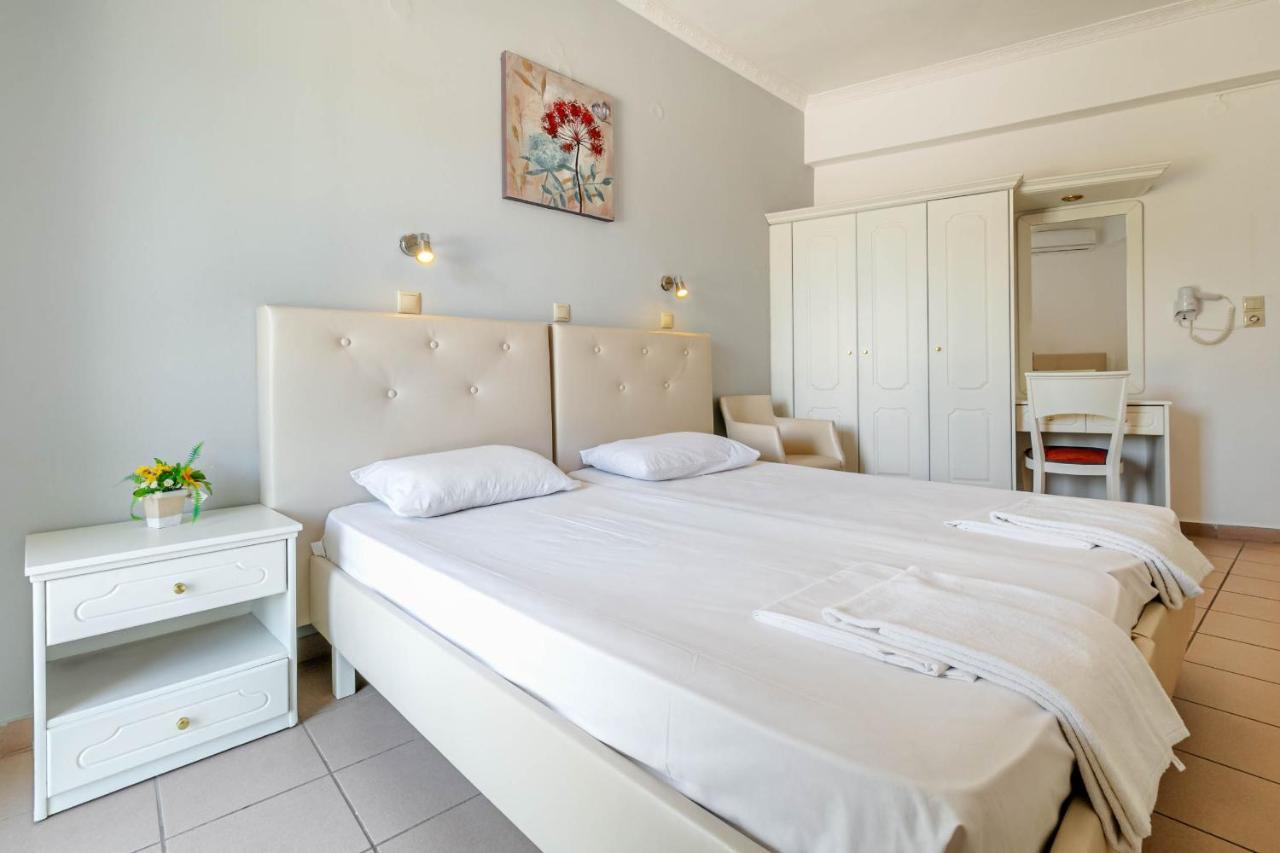 Porto Marina Aparthotel Gouvia Ngoại thất bức ảnh